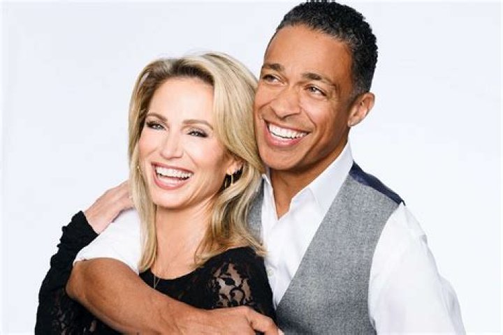 Amy Robach and T.J. Holmes run through Harlem in the New York City Marathon in New York City, NY, USA. Pictured: Loutelious "T. J." Holmes,Jr.,Amy Robach Ref: SPL5500250 061122 NON-EXCLUSIVE Picture by: Christopher Peterson / SplashNews.com Splash News and Pictures USA: +1 310-525-5808 London: +44 (0)20 8126 1009 Berlin: +49 175 3764 166 World Rights