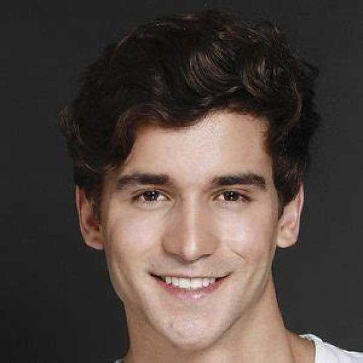 Andres de La Mora 
