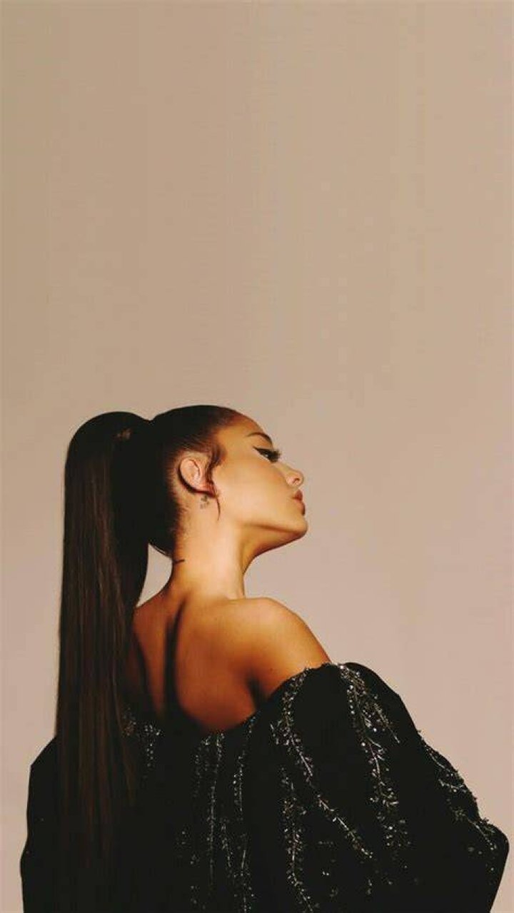 ariana-grande-side-to-side