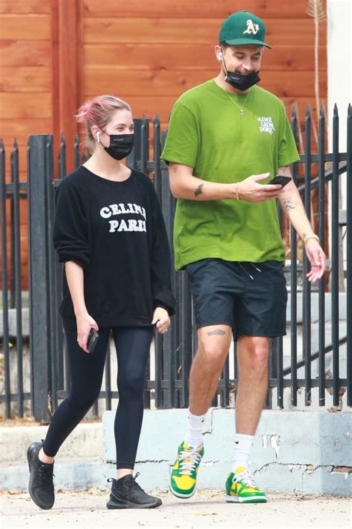 ashley benson g-eazy