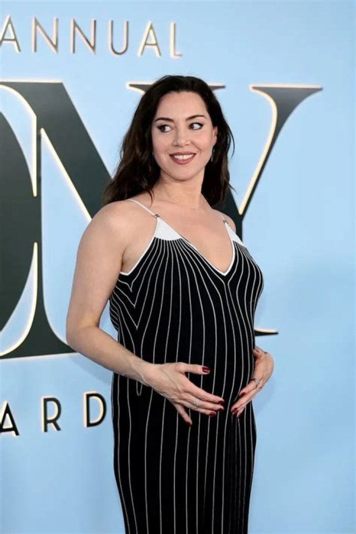 aubrey pregnant