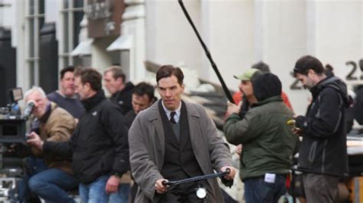 Benedict Cumberbatch Saves A Cyclist From 4 Gang Members & Twitter Showers The Real Life Hero With Memes &mdash; PICS