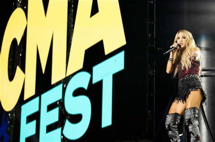 carrie underwood cma fest