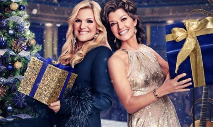 CMA COUNTRY CHRISTMAS - ABC's "CMA Country Christmas" stars Gabby Barrett and Carly Pearce. (ABC/Sami Drasin)