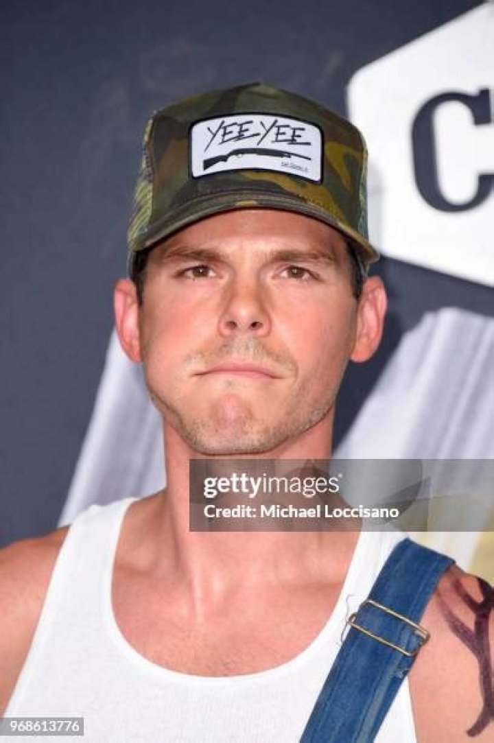 Earl Dibbles Jr.
