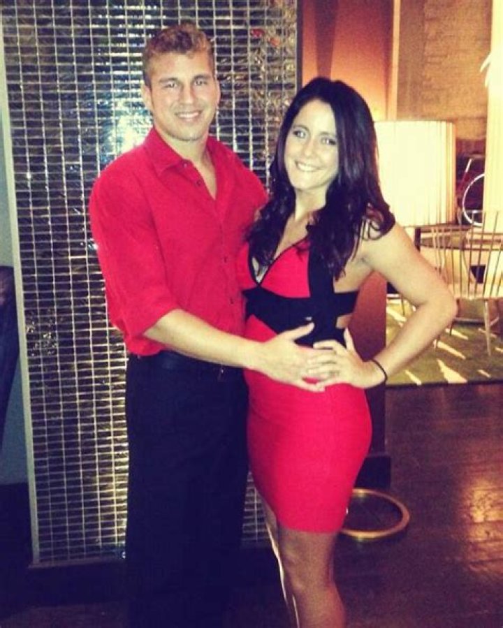 Jenelle Evans and Nathan Griffith walk together