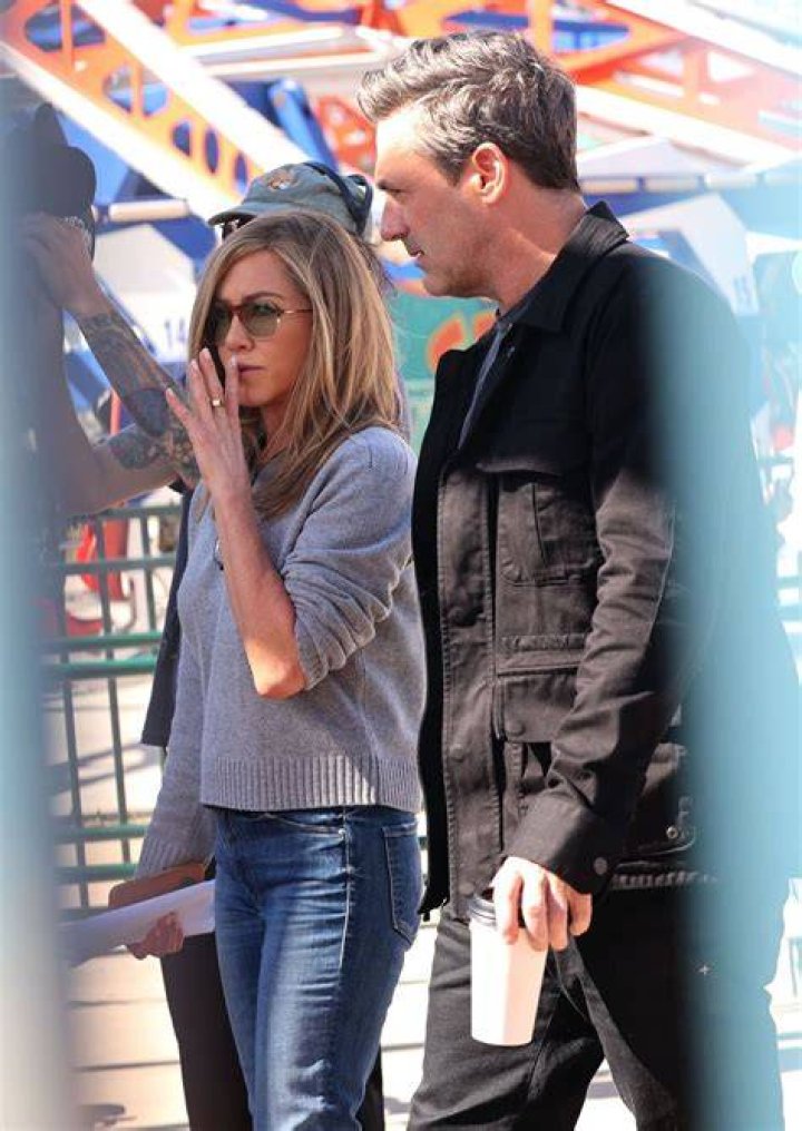Jennifer Aniston and Jon Hamm film 'The Morning Show' in New York City Pictured: Jennifer Aniston,Jon Hamm Ref: SPL5488764 260922 NON-EXCLUSIVE Picture by: Christopher Peterson / SplashNews.com Splash News and Pictures USA: +1 310-525-5808 London: +44 (0)20 8126 1009 Berlin: +49 175 3764 166 World Rights