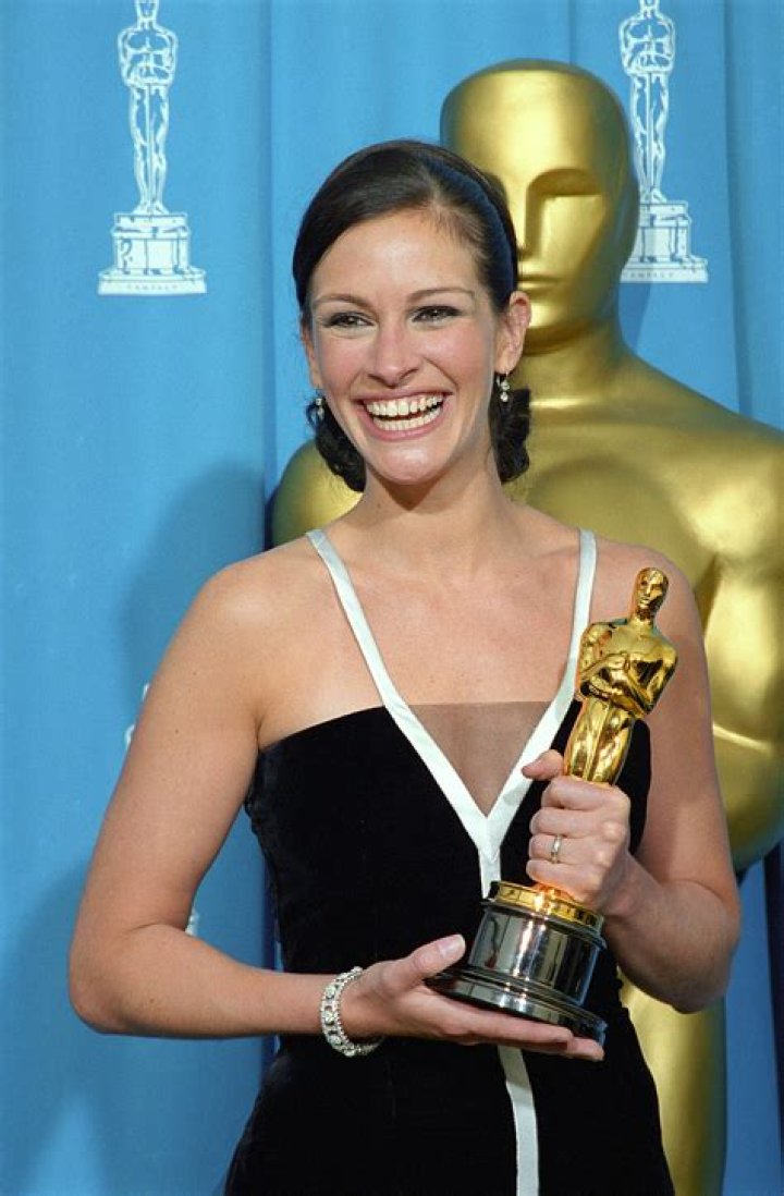 Julia Roberts at the 2004 Oscars