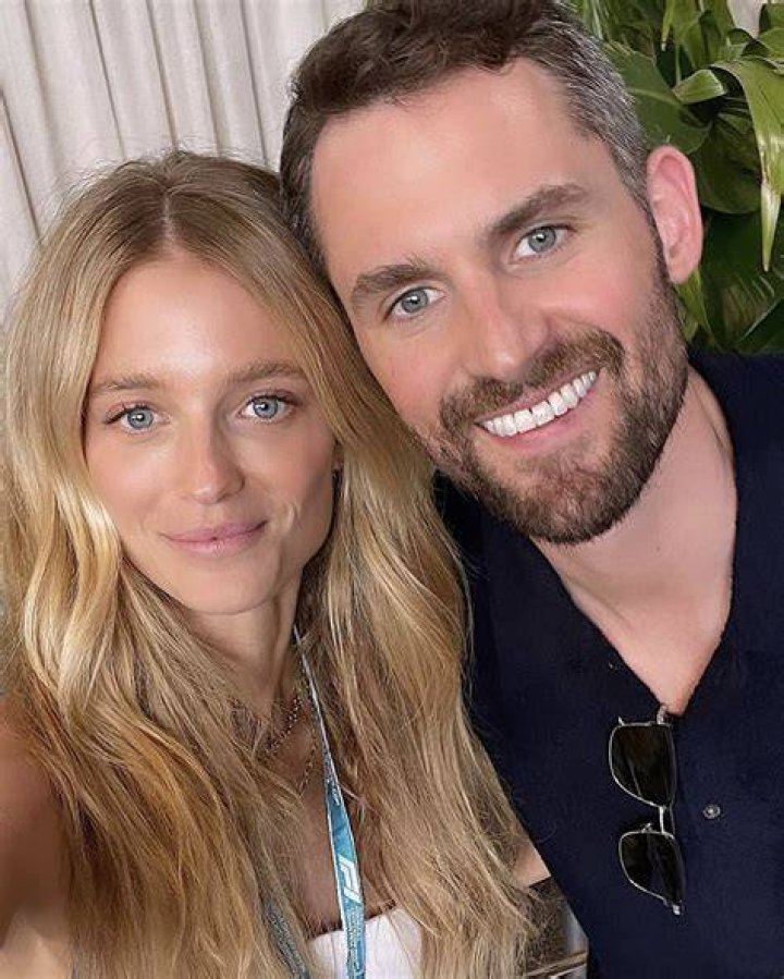 Kate Bock Loves Kevin Love