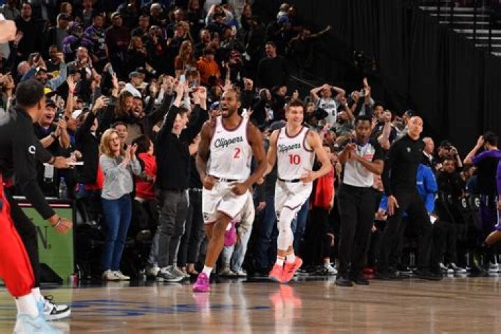 Kawhi Leonard Celebrates