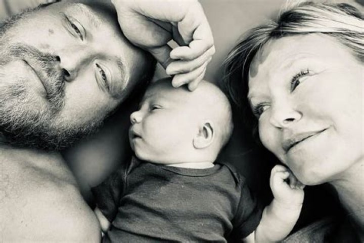 Kelli Giddish baby born