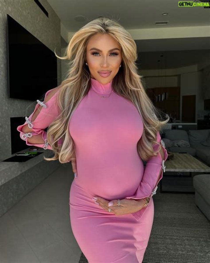 Khloe Terae 