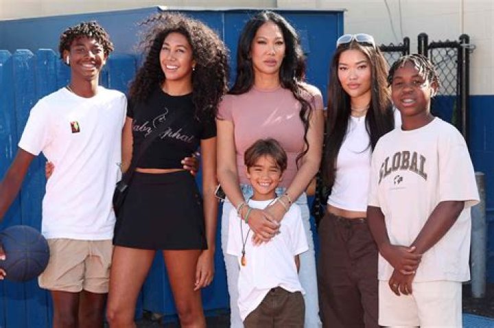 Kimora Lee Simmons and sons assist Union Rescue Mission