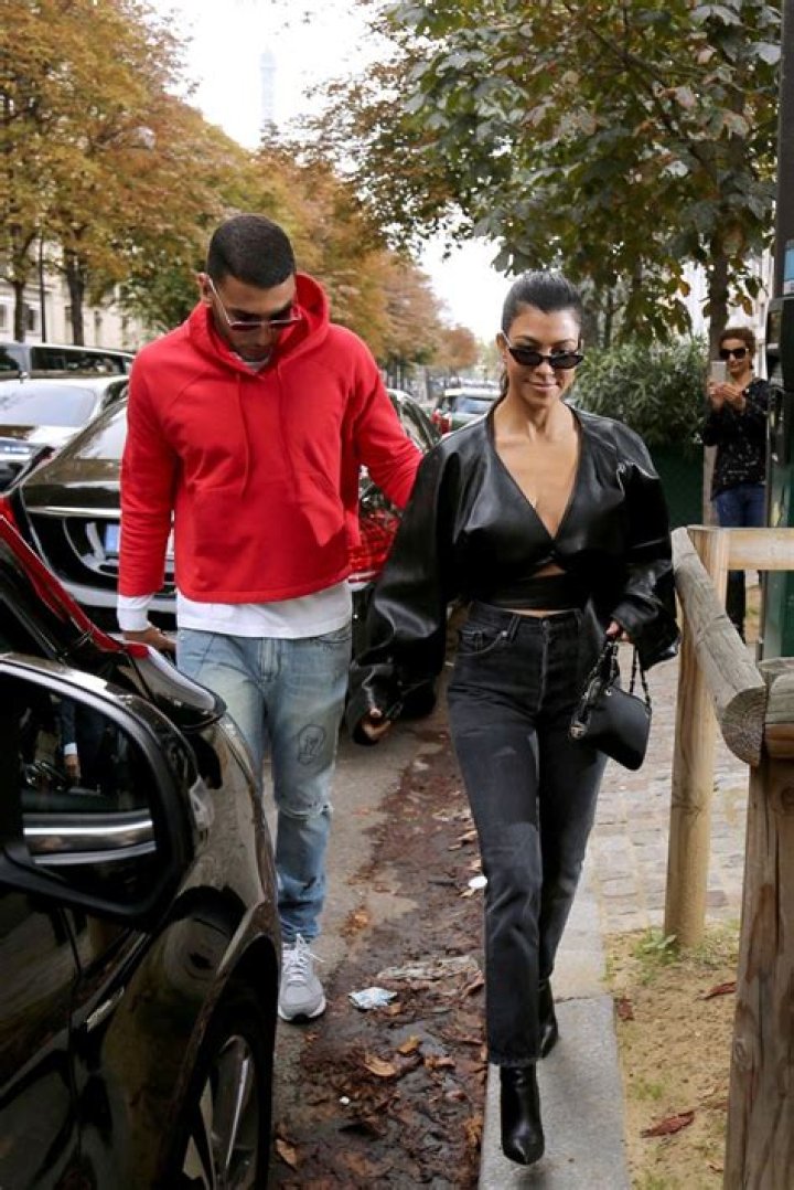 Kourtney & Younes Stroll Through Paris During Fashion Week