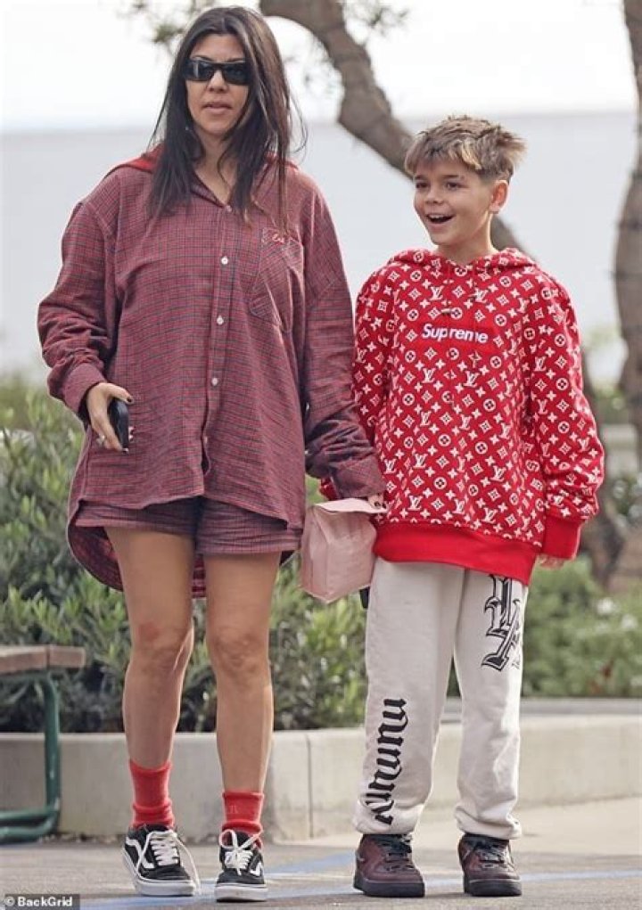 Kourtney Kardashian has lunch with Scott Disick, Sofia Richie, and Mason, while on vacation together at Tre Lune in Montecito, California on Sunday. 10 Mar 2019 Pictured: Kourtney Kardashian has lunch with Scott Disick and Sofia Richie while on vacation together in Santa Barbara. Photo credit: GAC / MEGA TheMegaAgency.com +1 888 505 6342 (Mega Agency TagID: MEGA378304_001.jpg) [Photo via Mega Agency]