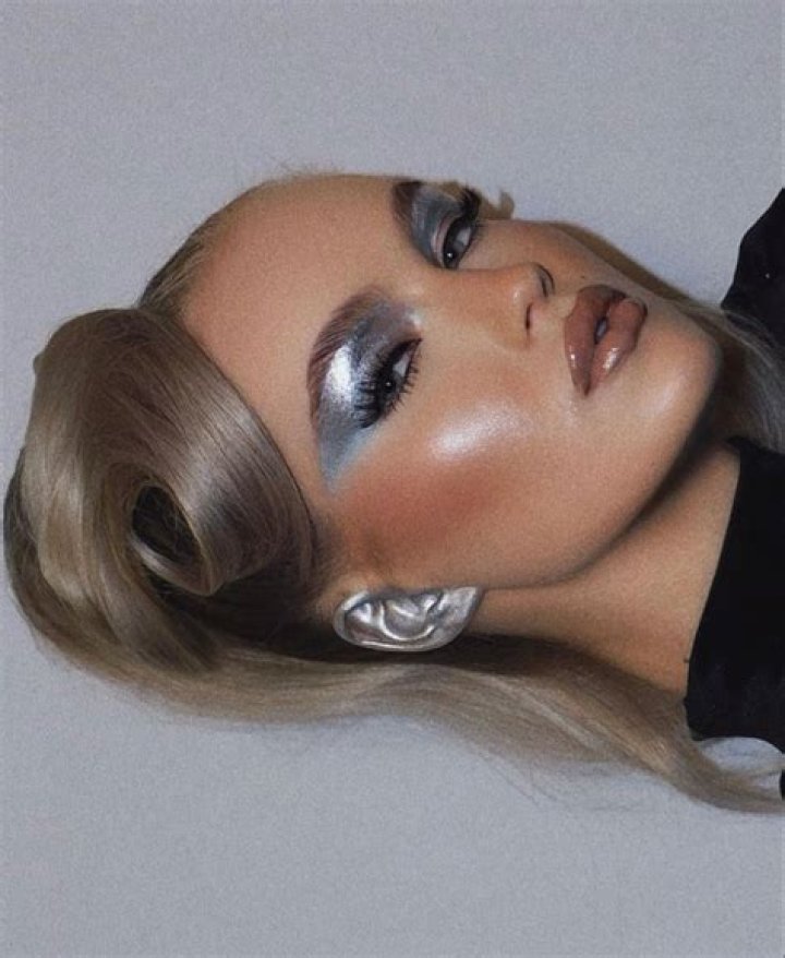 Metallic Makeup Trend