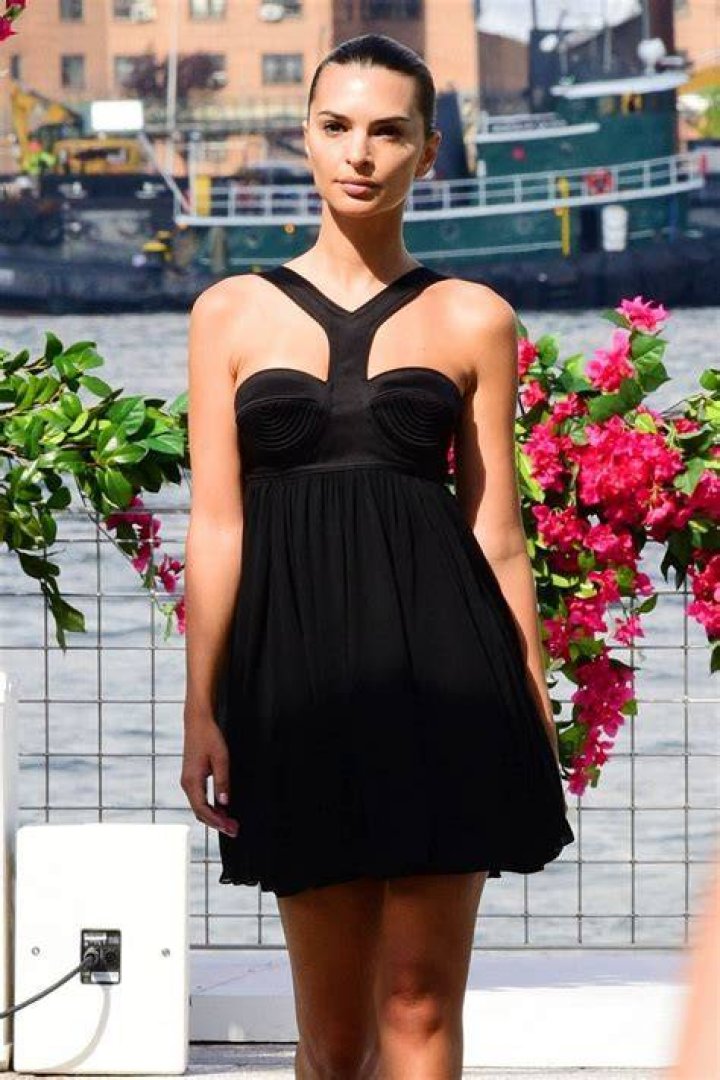 New York, NY - Model Kendall Jenner leaves little to the imagination while heading to a private residence with her boyfriend Bad Bunny after the Met Gala in New York. Pictured: Bad Bunny, Kendall Jenner BACKGRID USA 1 MAY 2023 BYLINE MUST READ: JosiahW / BACKGRID USA: +1 310 798 9111 / UK: +44 208 344 2007 / *UK Clients - Pictures Containing Children Please Pixelate Face Prior To Publication*