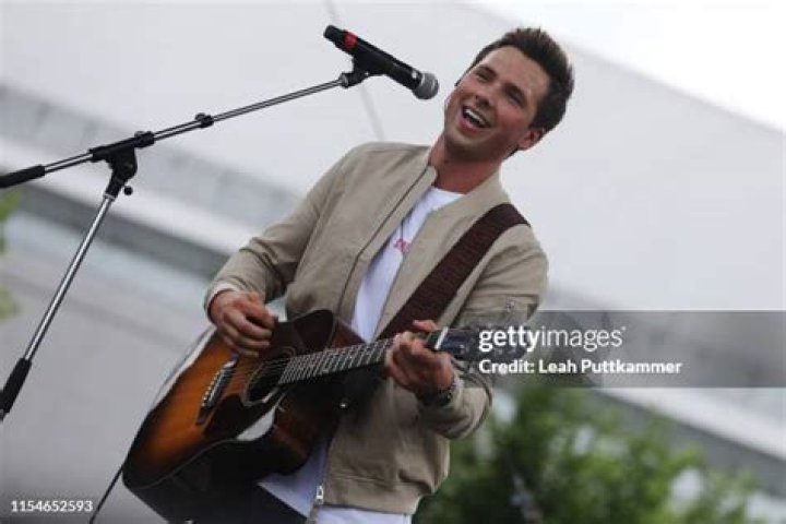 Noah Schnacky On Stage