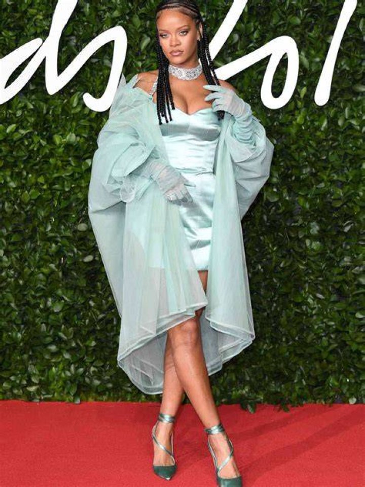 Rihanna In Mint