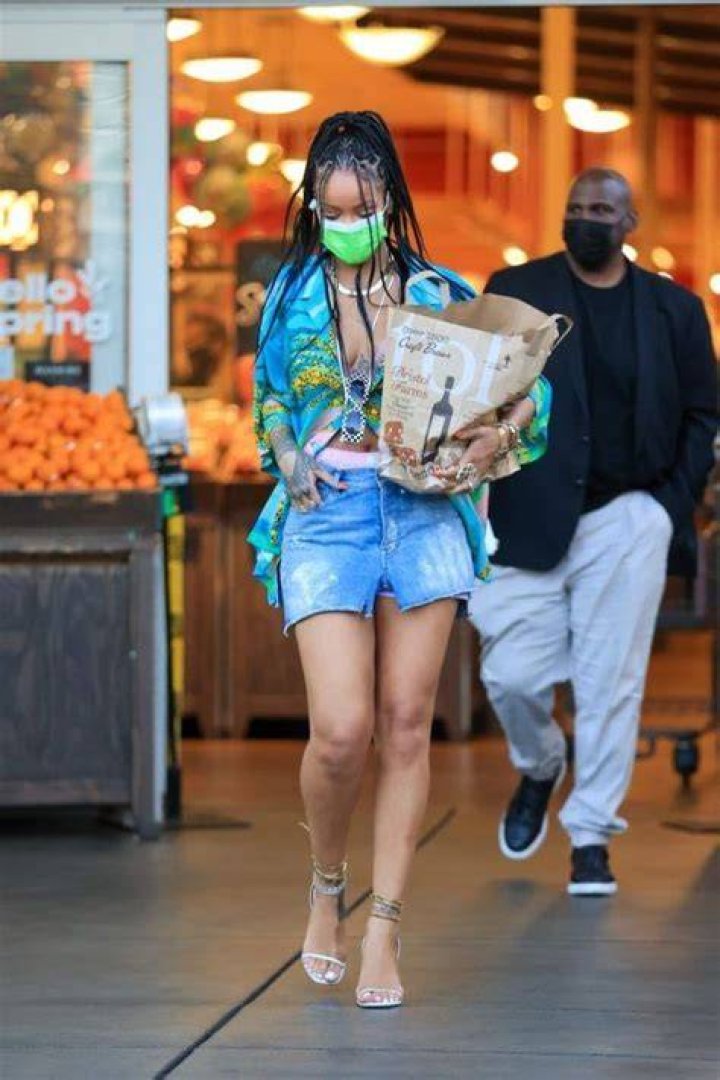 Rihanna Stops By Her Store