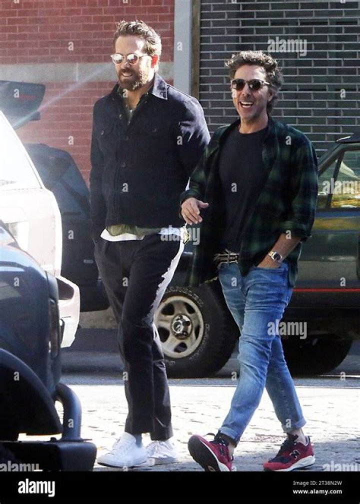 ryan reynolds and shawn levy at comic con