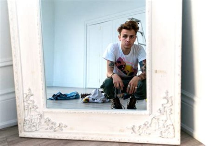Scott Helman Gets Reflective