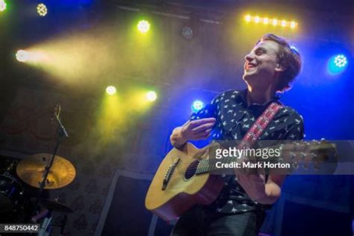 Scott Helman Performs