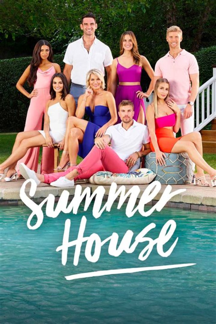 SUMMER HOUSE -- "Star-Spangled Drama" Episode 602 Pictured: (l-r) Mya Allen, Lindsay Hubbard -- (Photo by: Eugene Gologursky/Bravo)