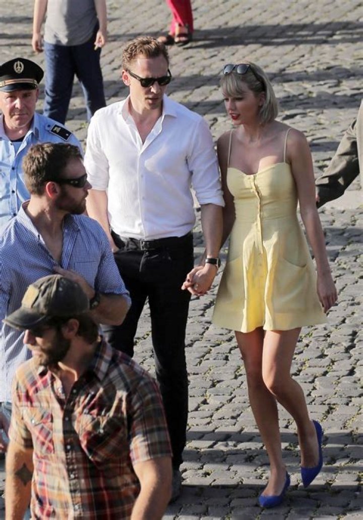 Taylor Swift, Tom Hiddleston Taylor Swift and Tom Hiddleston at LAX International Airport, Los Angeles, USA - 06 Jul 2016 Taylor Swift and Tom Hiddleston arriving at the Los Angeles International Airport
