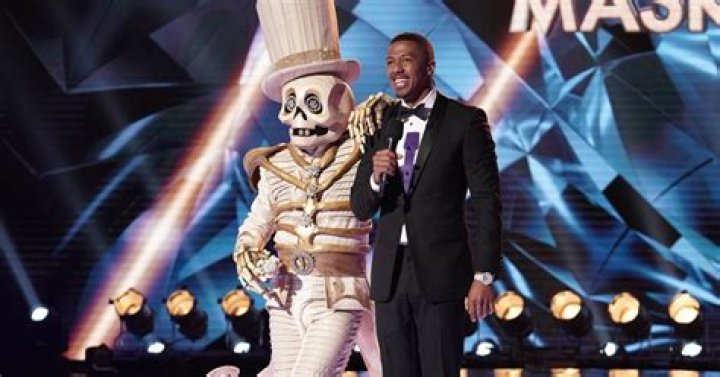 THE MASKED SINGER: Host Nick Cannon and Linda Blair in the &ldquo;Fright Night&rdquo; episode of THE MASKED SINGER airing Wednesday, Nov. 23 (8:00-9:02 PM ET/PT) on FOX. &copy; 2022 FOX Media LLC. CR: Michael Becker / FOX.
