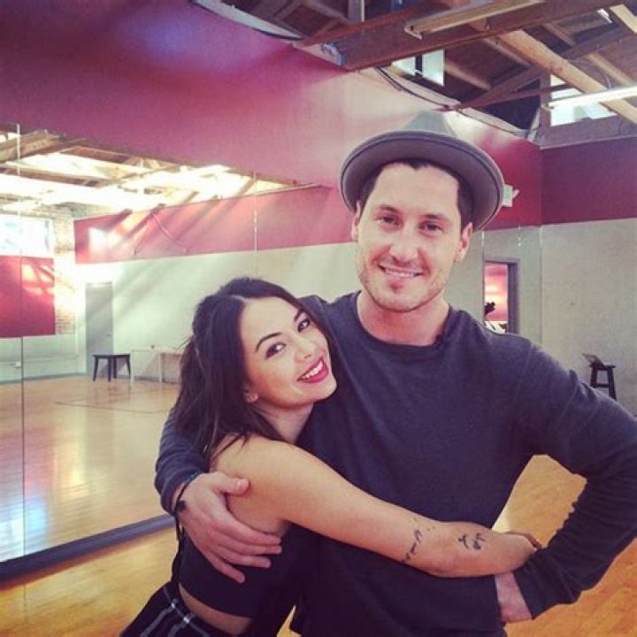 Val Chmerkovskiy Janel Parrish Relationship